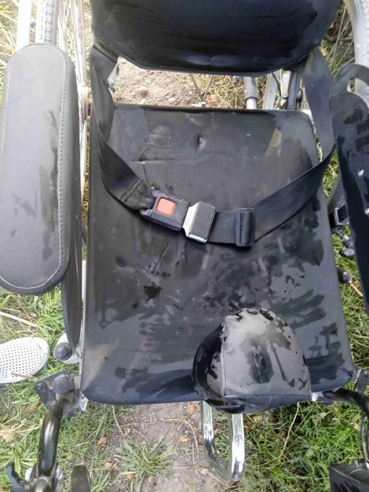 Инвалидная коляска.