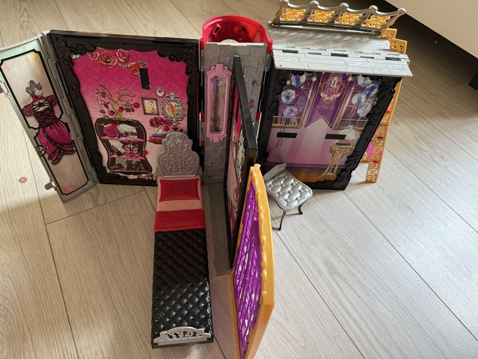 книжка Ever After High домик