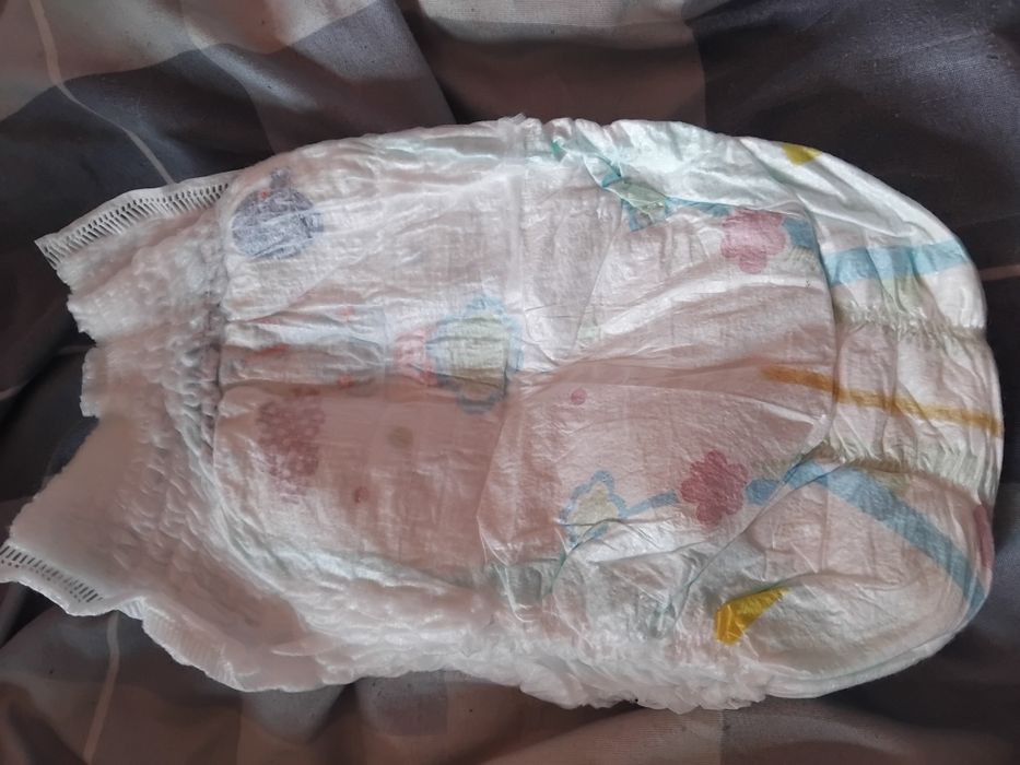 Продам памперсы трусики