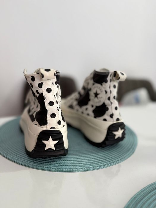 Converse Run Star Hike