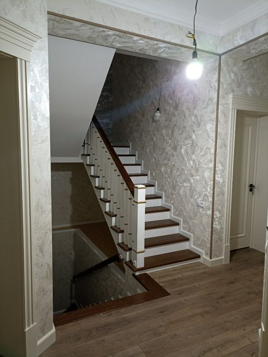 Ustanofak eshik zina plintus tambur