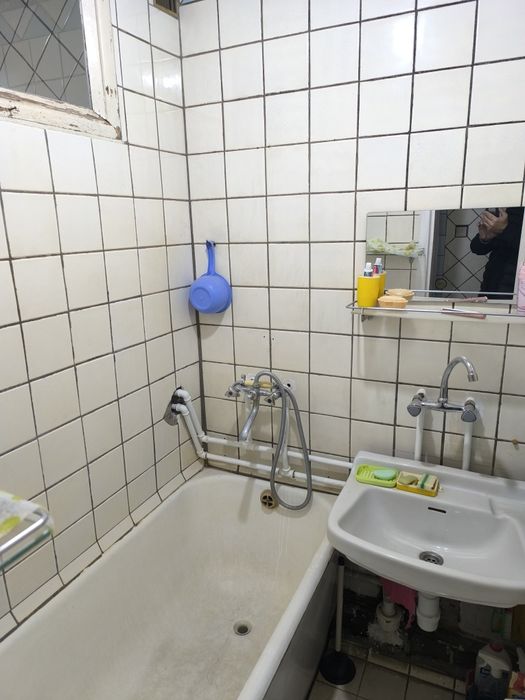 Алмазарский район Мед городок 3 х ком 4/4 не торец балкон 2 на 6