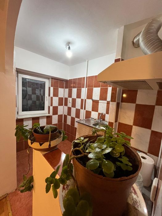 Vând garsonieră zona Prundu rond Lânăriei