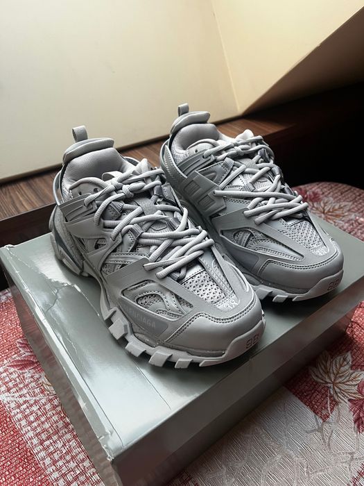 Balenciaga track “Gray”