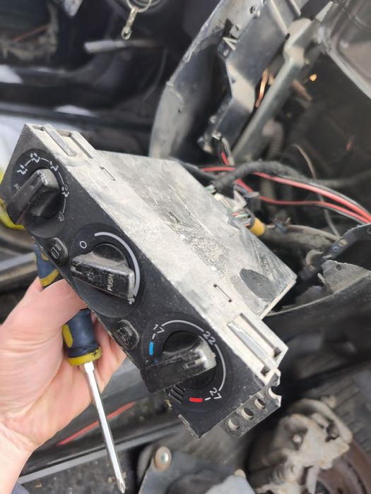 Митсубиси каризма по частям