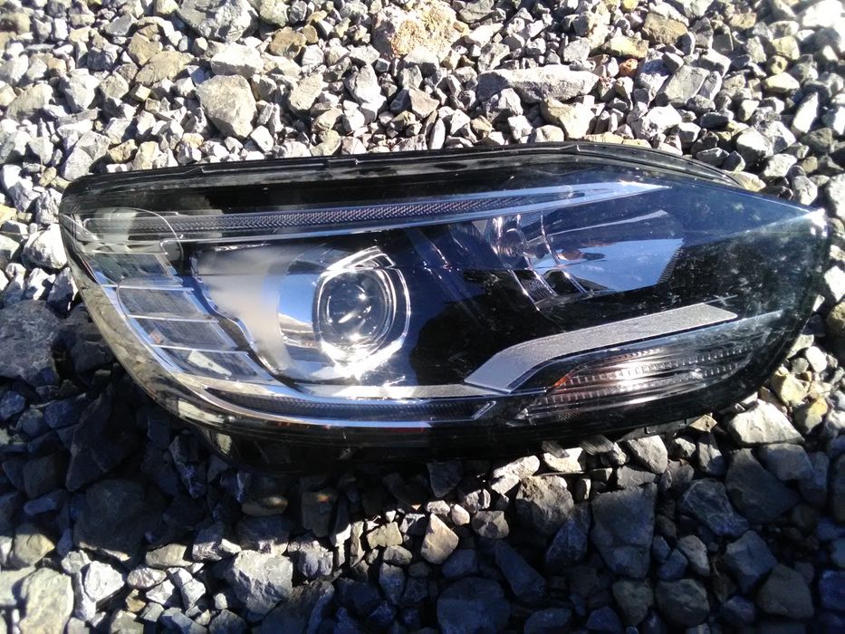 Фар за Рено Сценик 2016-2020г