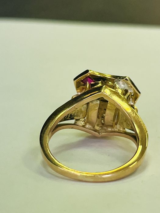 Пръстен бяло злато , рубини и брилянти