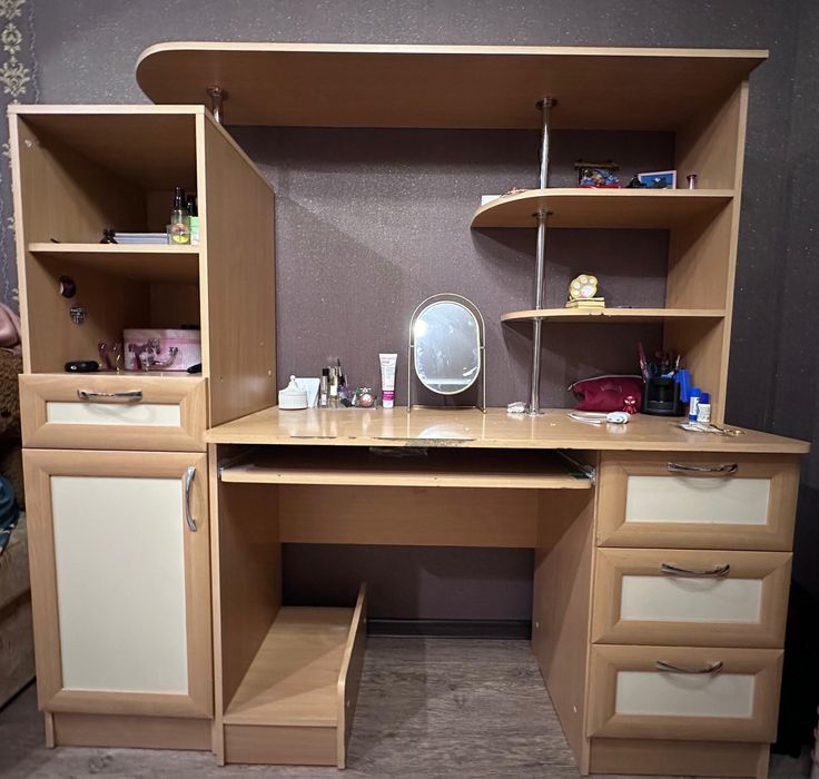 Продам стенку для школьника или учебную зону