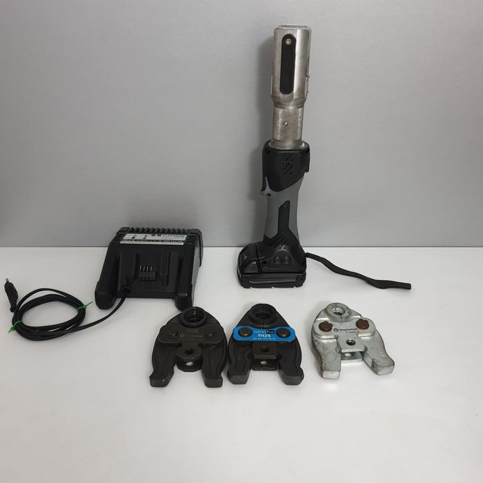 Thermotech SPM Presa hidraulica de sertizat pexal TH 16 25 26 Germany