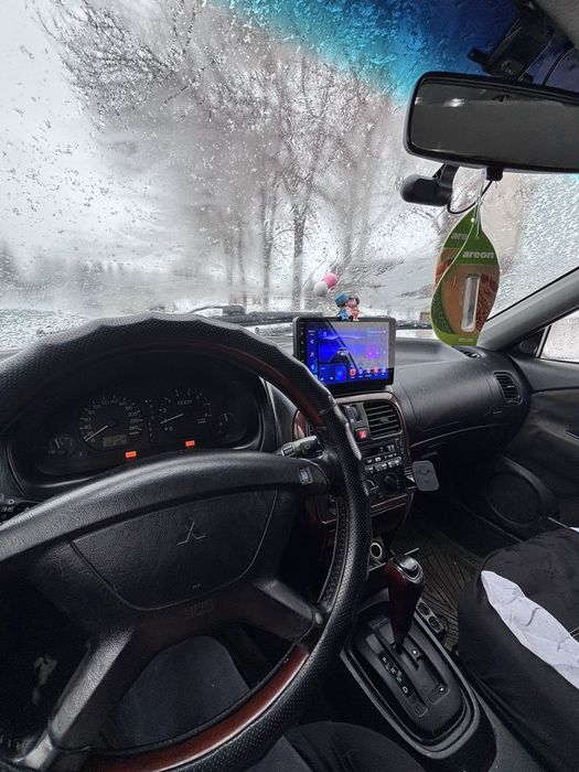 Митсубиши каризма 1,8