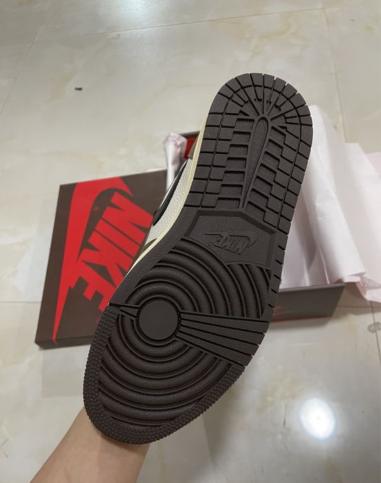 Air Jordan 1 Retro High x Travis Scott Mocha