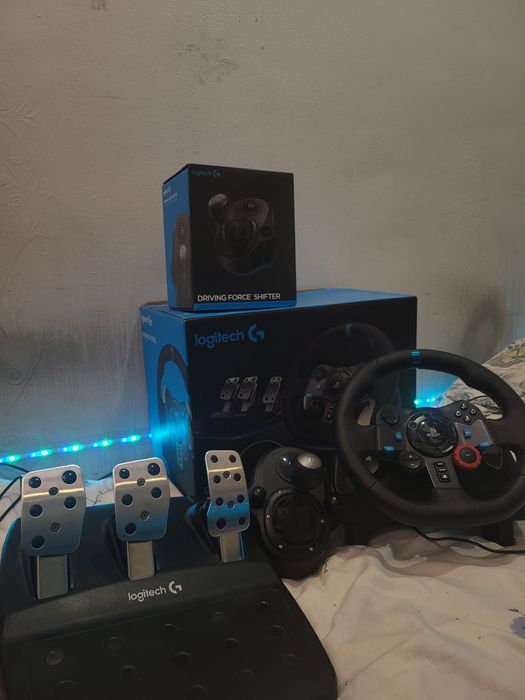 Продам игровой руль Logitech G29