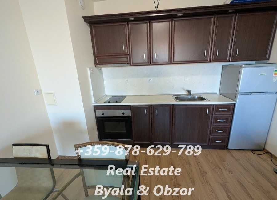 Тристаен апартамент с морска гледка + паркоместо в подземен гараж