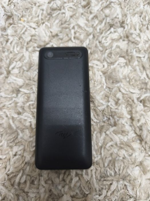 Knopochni telefon