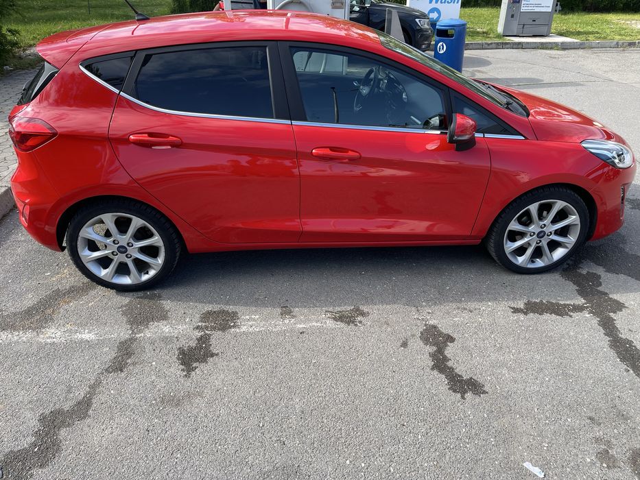 Прадавам Ford Fiesta 2019 г Titanium