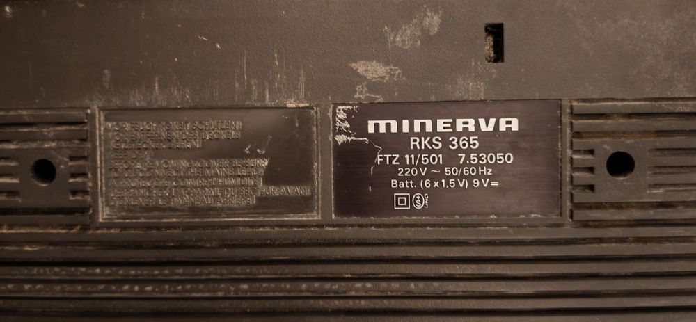 Radiocasetofon Minerva