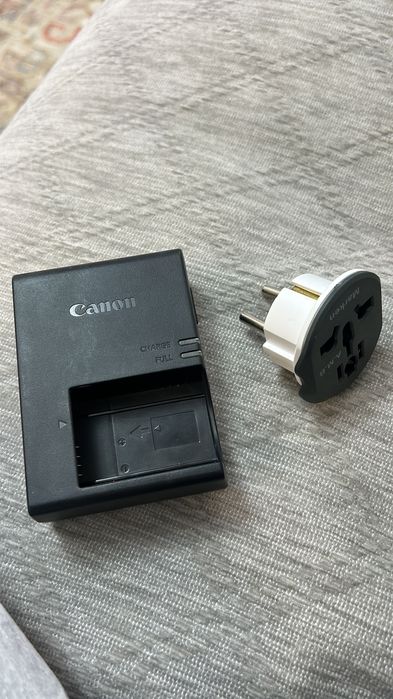 СРОЧНО! Продаю камеру Canon EOS R50 V Kit