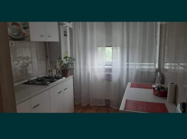 Inchiriez apartament 2 cam