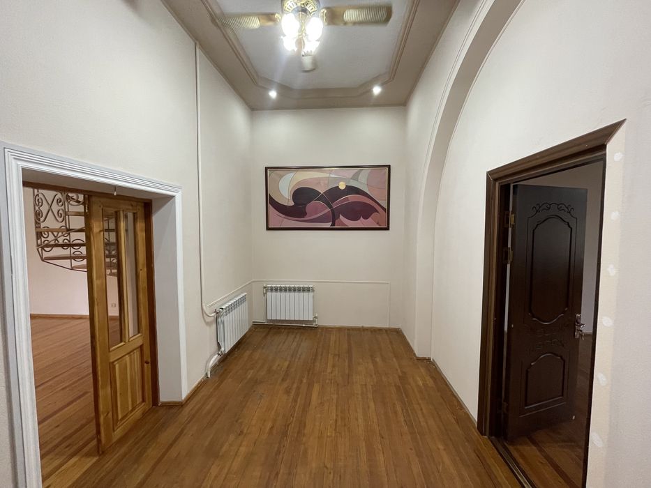 Сдается в аренду дом ул Катта Мирабад 7 соток под офис