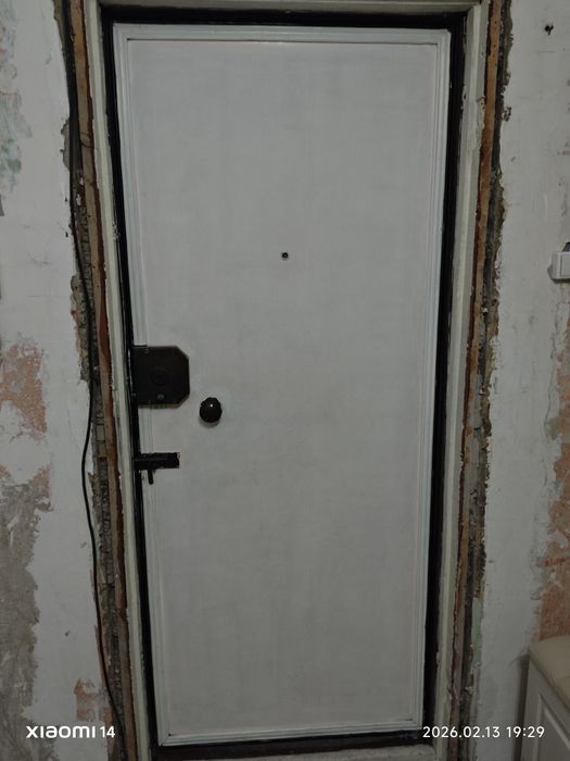 Дверь входная, металлическая, б/у