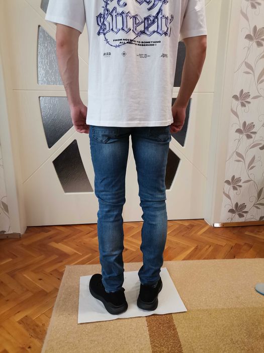 Чисто нови мъжки дънки