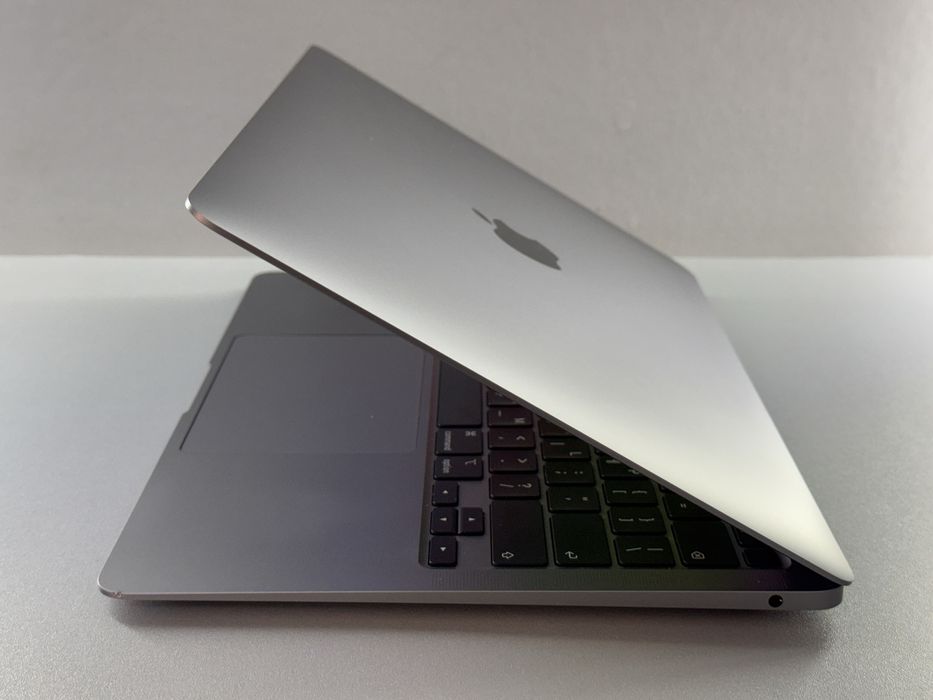 MacBook Air  M1 full box 85% yonks