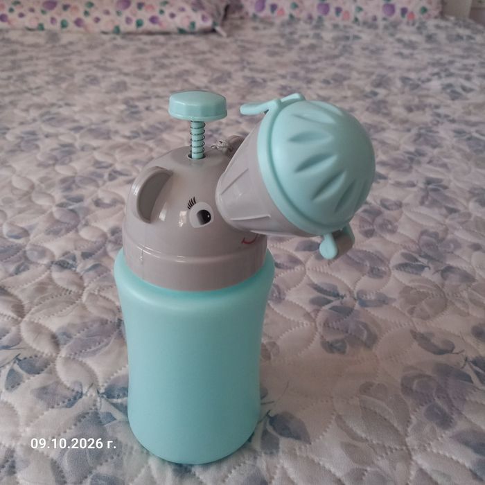 Продавам преносим писоар.  Цена 5 €.