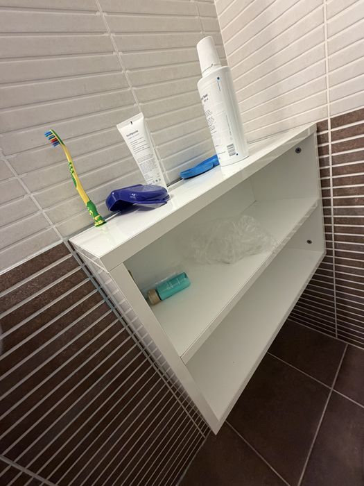 Vand mobilier baie