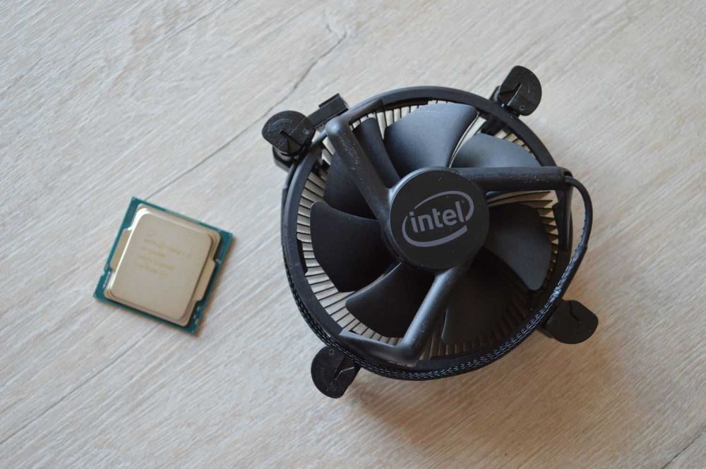 Стоков вентилатор/охладител Intel cooler LGA 1200