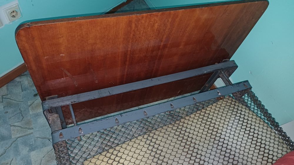 Кровать металлическая