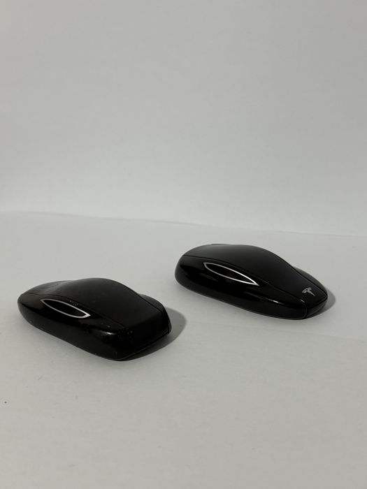 Vănd chei pentru tesla model S