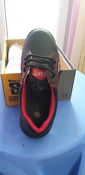 Обувки за работна среда