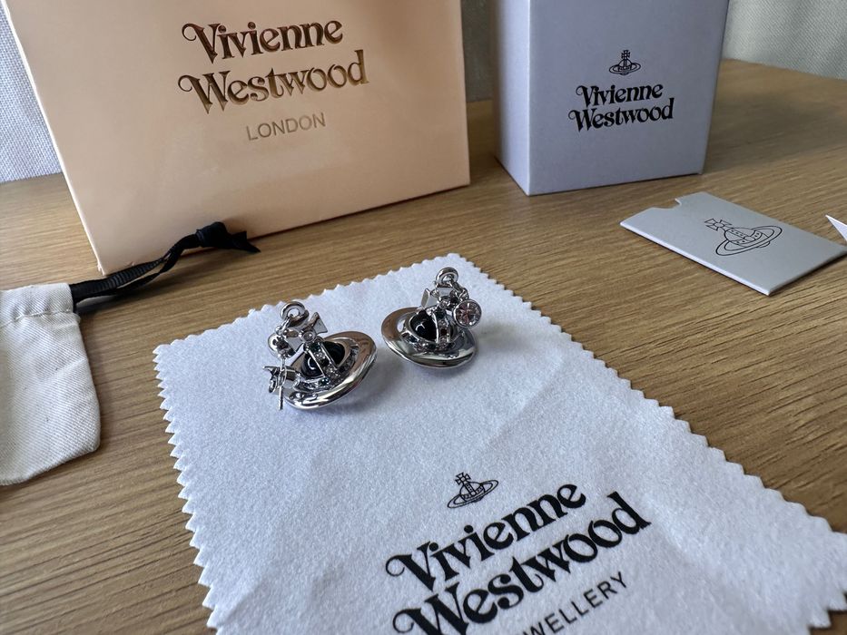 Cercei Vivienne Westwood ”world’s end orb”, bilă neagra + argintiu