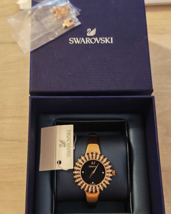 Дамски часовник Swarovski Crystal Rose 5 АТМ - произведен в Швейцария