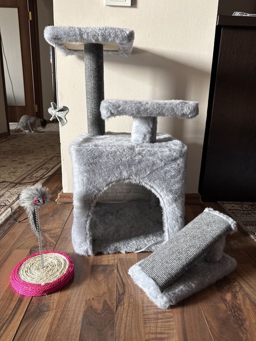 Домик для кошек и котов