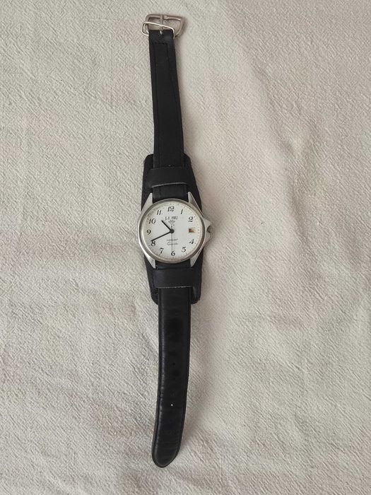 J F Pru Ръчен Кварцов Часовник За Части Поправка