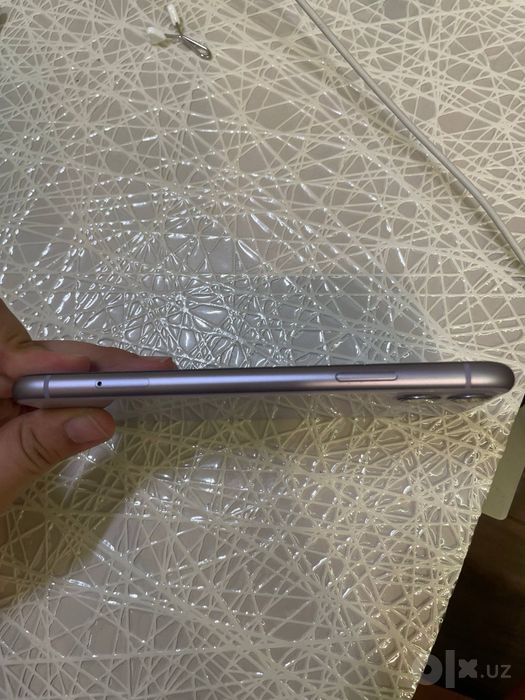 iPhone 11 — 128 GB
