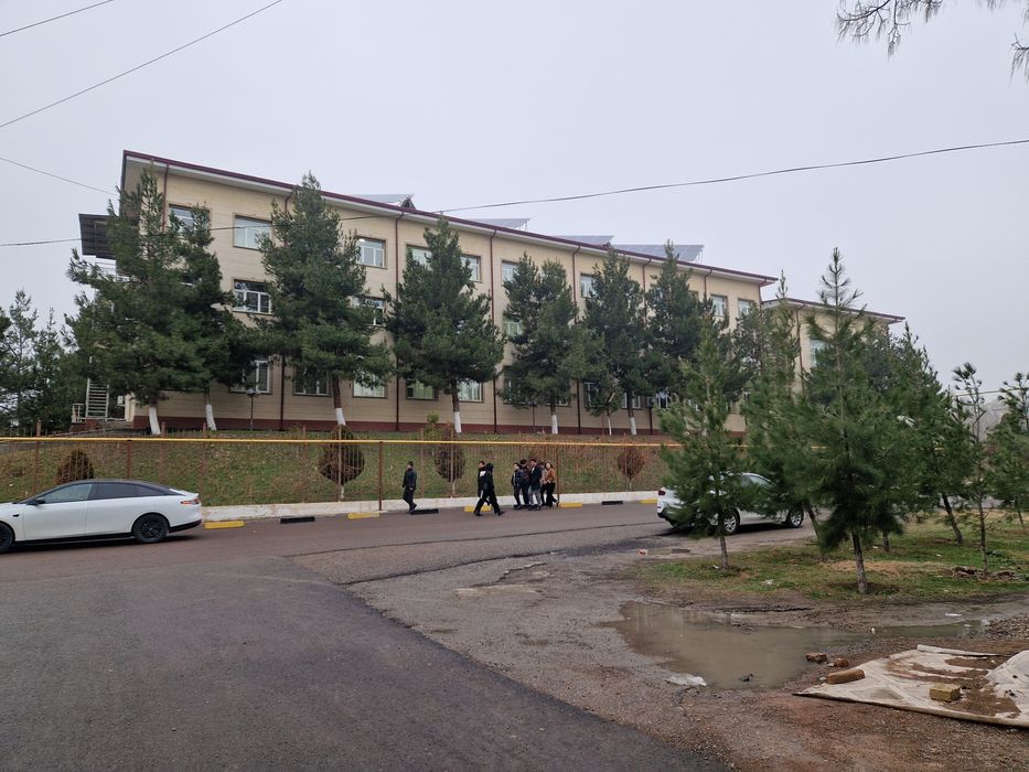 Ассалому алайкум пед унустетни йонида 1 хонали 2чи этож сотилади