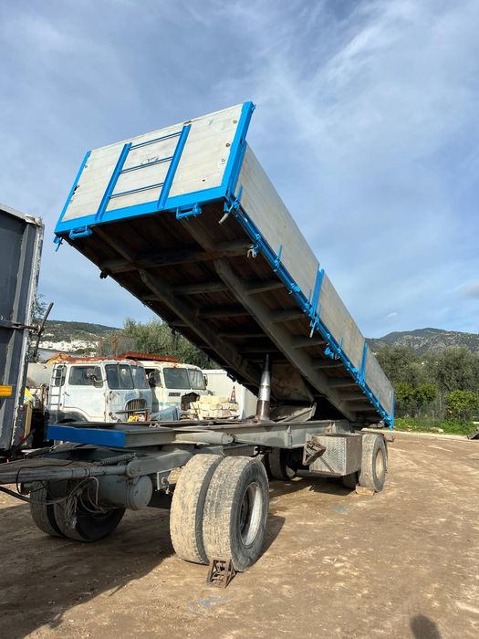 Remorca agricolă basculabila pe arcuri