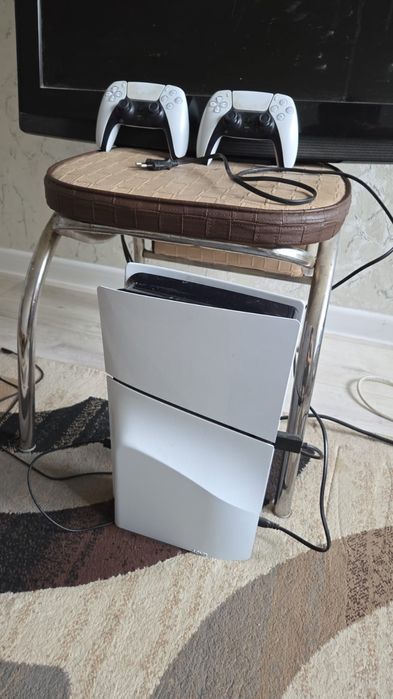 Продаю пластейшн 5.