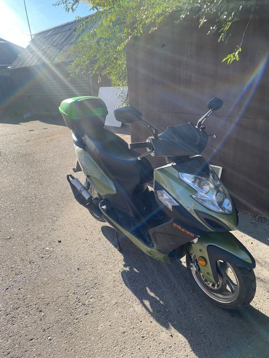 Продам скутер 150 кубовый