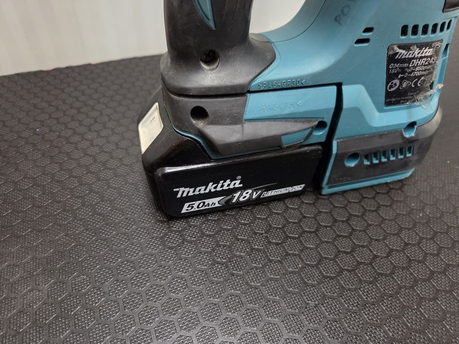 Rotopercutor Makita DHR243 corp si acumulator 5 amperi