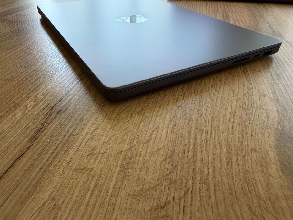 MacBook Pro 14" M4 10-CPU, 10-GPU, 16GB RAM, 512GB SSD