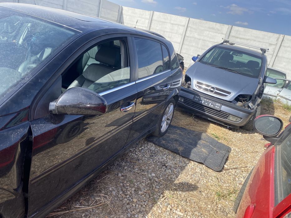 Vând injectoare Opel Signum 1.9 cdti euro 4 2007-2010