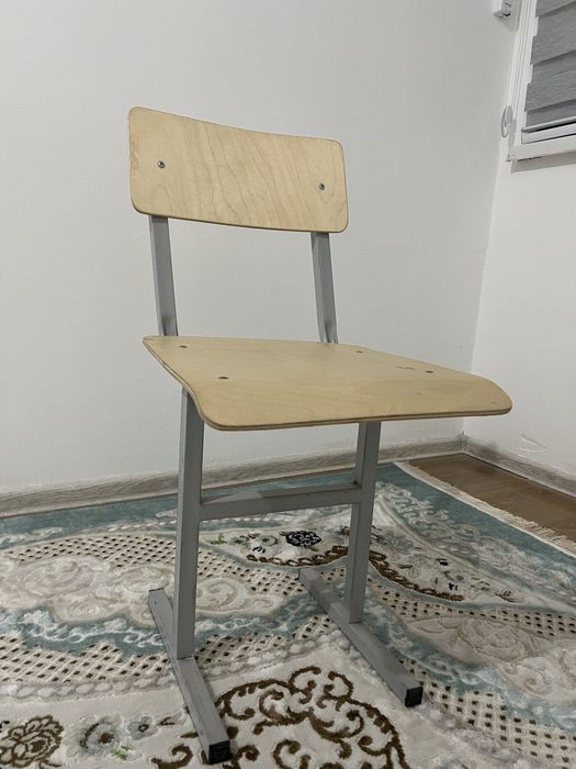 Продам стулья от парты