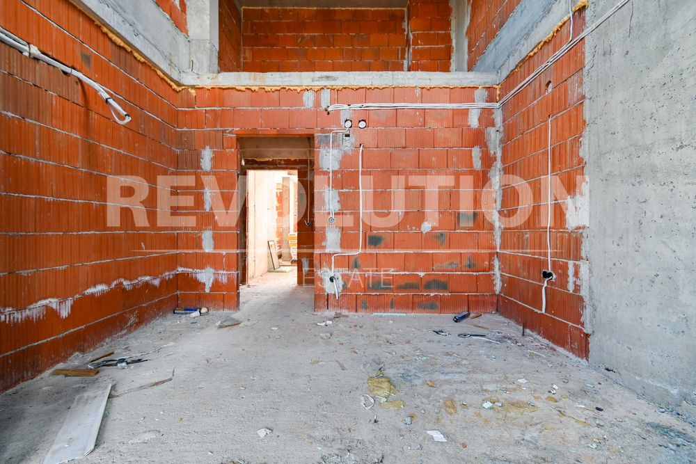 Продава се Тристаен апартамент в София, Малинова долина - 173 кв.м за 1500 €/кв.м - Снимка #1