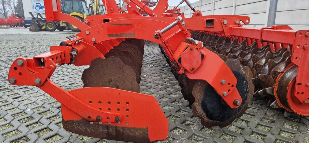 Grapă cu discuri Maschio Gaspardo VELOCE 400 cu tăvălug PACKER