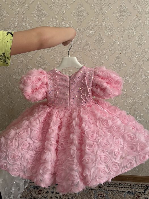 Пышное розовое платье для девочки напрокат