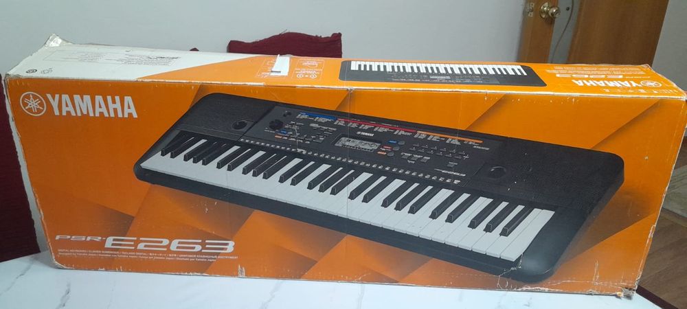 Продам синтезатор Yamaha E263