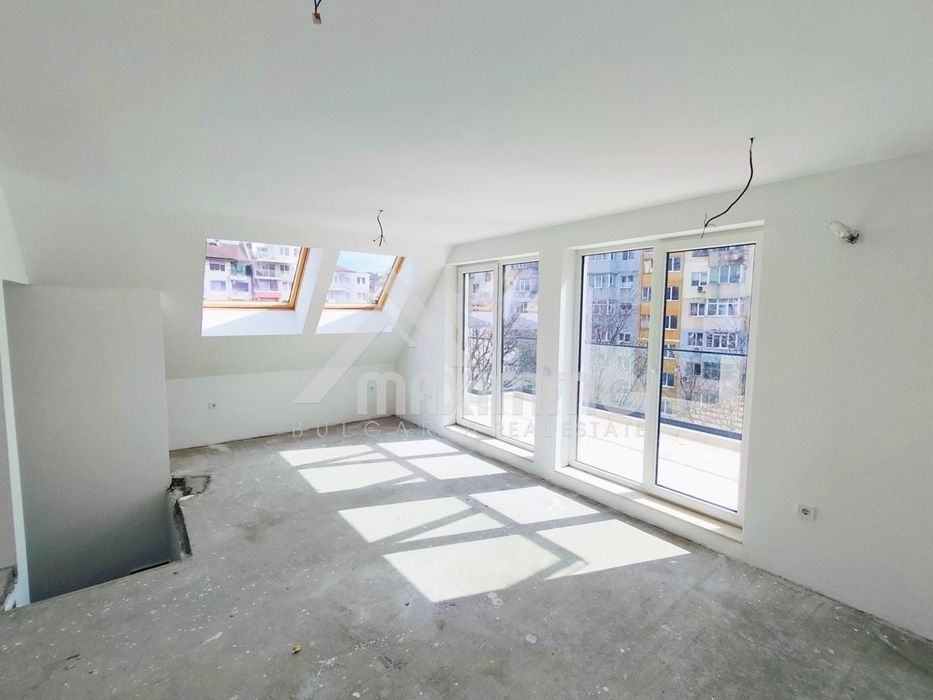 Продава се Четиристаен апартамент в Варна, Левски - 117 кв.м за 1872 €/кв.м - Снимка #2